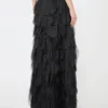 Langer Rock mit Blütenblättern aus Seidenorganza, schwarz