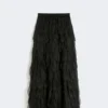 Langer Rock mit Blütenblättern aus Seidenorganza, schwarz