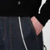 Locker sitzender Pullover aus Wolle und Kaschmir, schwarz