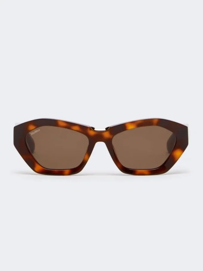 Markante Sonnenbrille mit eckigem Rahmen, in einem warmen Bronzebraun Markante Sonnenbrille mit eckigem Rahmen, in einem warmen Bronzebraun