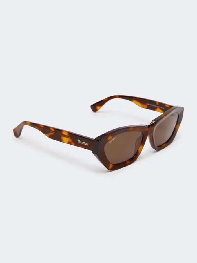 Markante Sonnenbrille mit eckigem Rahmen, in einem warmen Bronzebraun Markante Sonnenbrille mit eckigem Rahmen, in einem warmen Bronzebraun