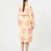 Midi-Trenchcoat aus gemustertem, wasserabweisendem Gabardine, gelb Midi-Trenchcoat aus gemustertem, wasserabweisendem Gabardine, gelb