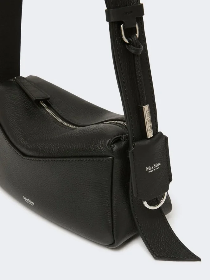 Mikro-Handtasche aus mattem Leder, schwarz Mikro-Handtasche aus mattem Leder, schwarz