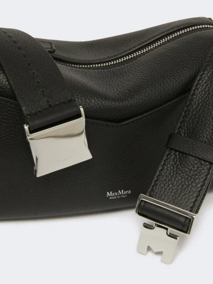 Mikro-Handtasche aus mattem Leder, schwarz Mikro-Handtasche aus mattem Leder, schwarz