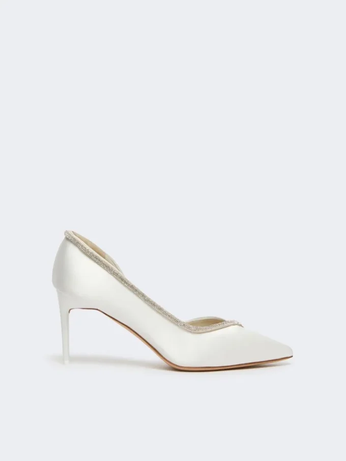 Mit Kristallen verzierte Pumps aus Satin, elfenbeinfarben Mit Kristallen verzierte Pumps aus Satin, elfenbeinfarben