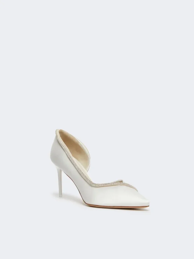 Mit Kristallen verzierte Pumps aus Satin, elfenbeinfarben Mit Kristallen verzierte Pumps aus Satin, elfenbeinfarben