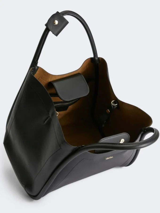 Mittlere Marine-Tasche aus Leder, schwarz Mittlere Marine-Tasche aus Leder, schwarz