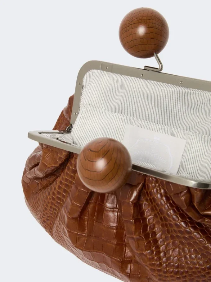 Mittlere Pasticcino-Tasche aus Leder mit Krokodilprägung, rotbraun
