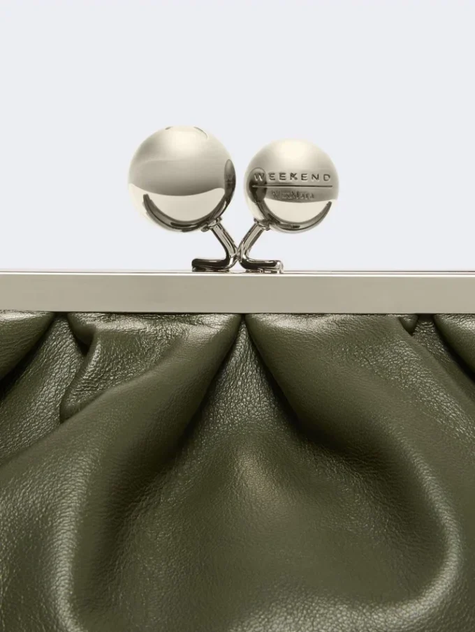 Mittlere Pasticcino-Tasche aus Schafsleder, dunkelgrün Mittlere Pasticcino-Tasche aus Schafsleder, dunkelgrün