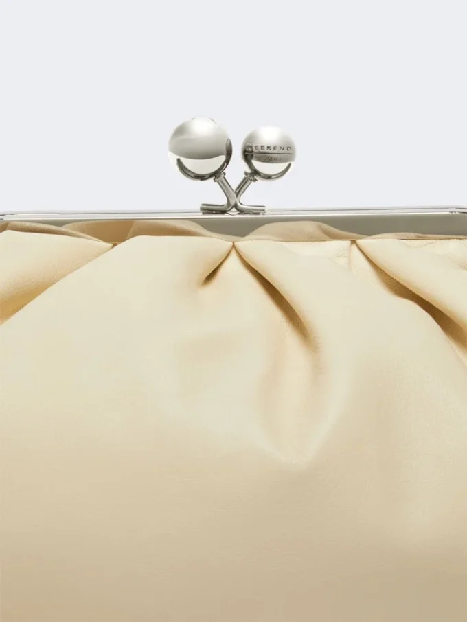 Mittlere Pasticcino-Tasche aus Schafsleder, elfenbeinfarben Mittlere Pasticcino-Tasche aus Schafsleder, elfenbeinfarben