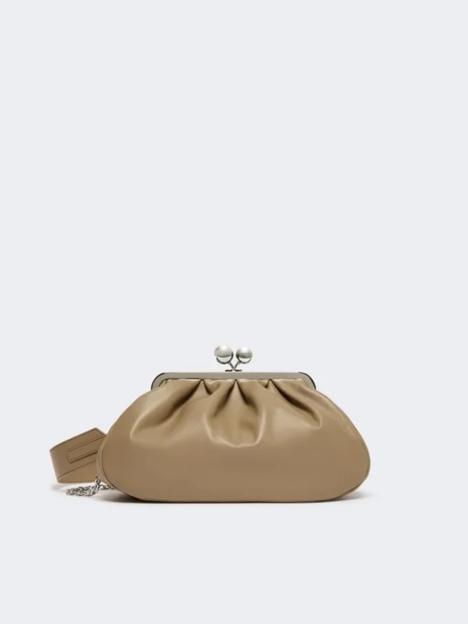 Mittlere Pasticcino-Tasche aus Schafsleder, taubengrau Mittlere Pasticcino-Tasche aus Schafsleder, taubengrau