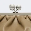 Mittlere Pasticcino-Tasche aus Schafsleder, taubengrau Mittlere Pasticcino-Tasche aus Schafsleder, taubengrau