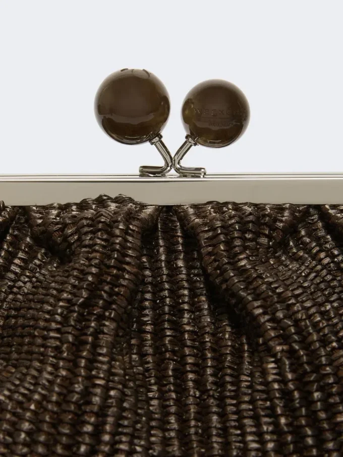 Mittlere Pasticcino-Tasche in Raffia-Optik, dunkelbraun Mittlere Pasticcino-Tasche in Raffia-Optik, dunkelbraun