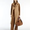 Mittlere Tasche aus Teddy-Stoff in Marineblau, Camel Mittlere Tasche aus Teddy-Stoff in Marineblau, Camel