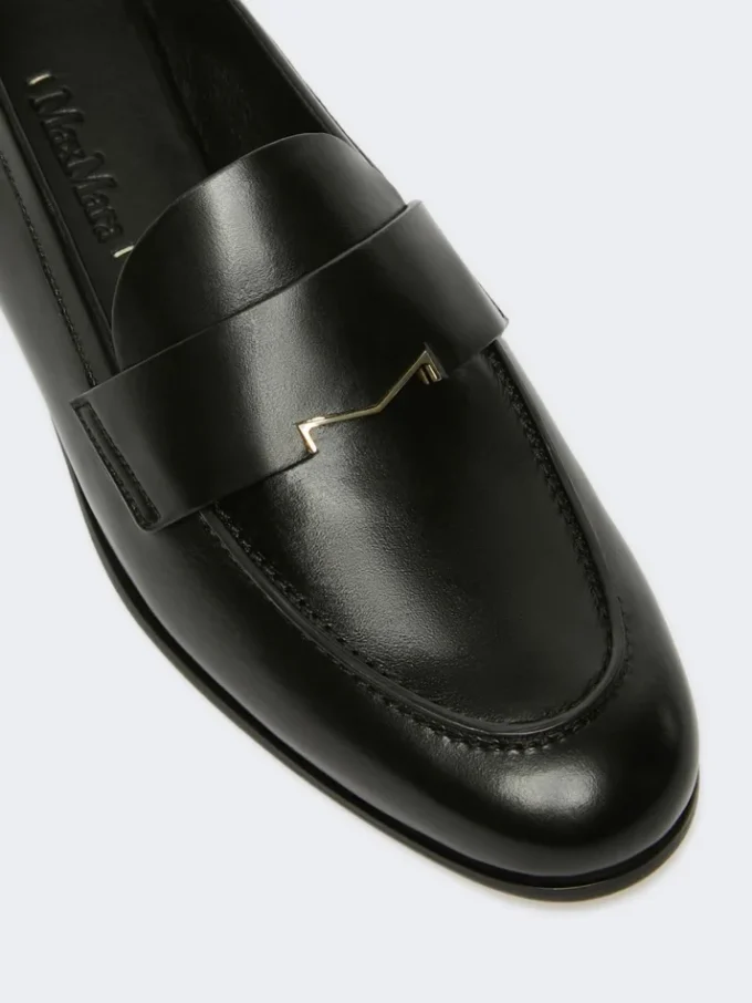 Mokassins aus seidenmattem Leder, schwarz Mokassins aus seidenmattem Leder, schwarz