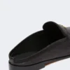 Mules aus Canvas mit Raffia-Effekt, schwarz Mules aus Canvas mit Raffia-Effekt, schwarz