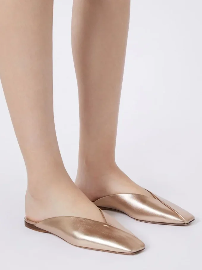 Mules aus laminiertem Nappaleder, rosa Mules aus laminiertem Nappaleder, rosa