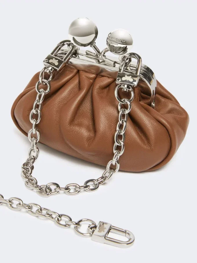 Nano Pasticcino-Tasche aus Nappa-Lammleder, tabakfarben Nano Pasticcino-Tasche aus Nappa-Lammleder, tabakfarben
