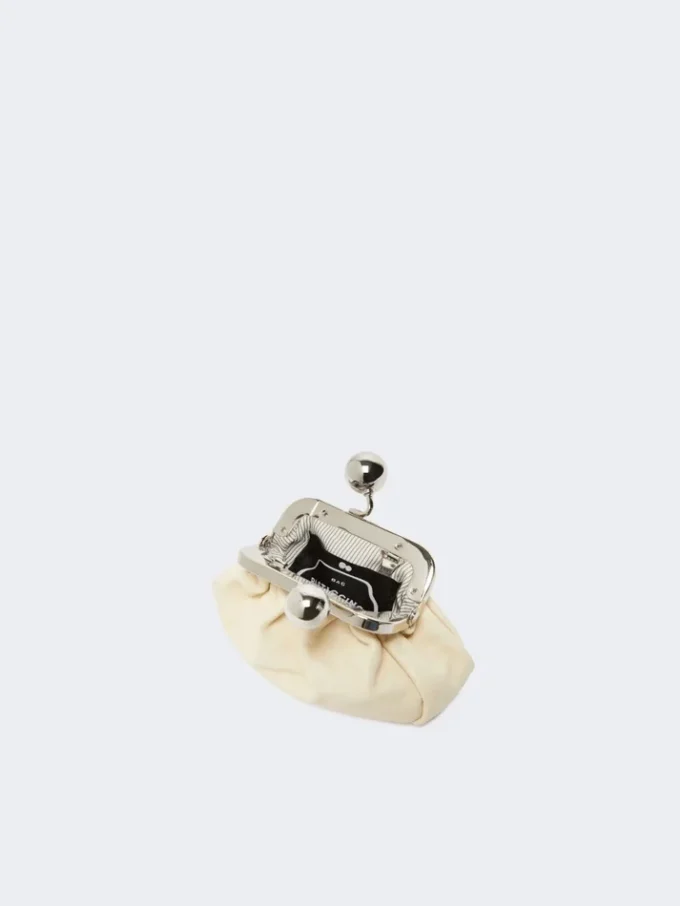 Nano Pasticcino-Tasche aus Nappalammleder, elfenbeinfarben Nano Pasticcino-Tasche aus Nappalammleder, elfenbeinfarben