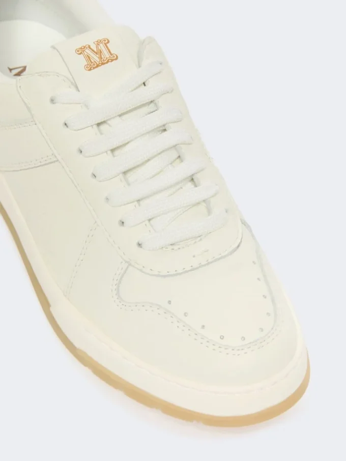 Niedrige Sneaker aus getrommeltem Leder, weiß