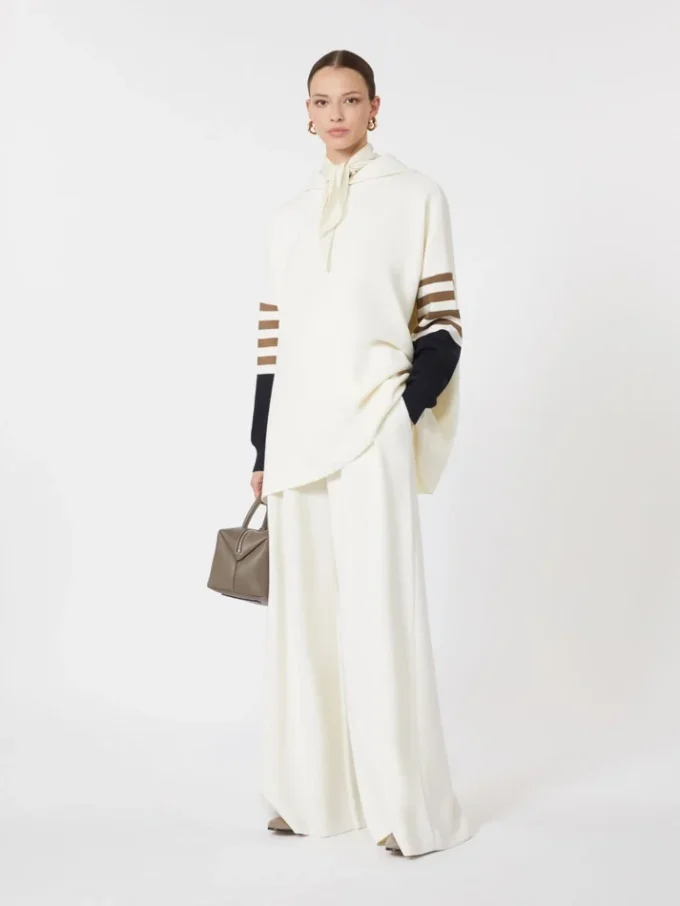 Oversize-Pullover aus Wollstrick, elfenbeinfarben Oversize-Pullover aus Wollstrick, elfenbeinfarben