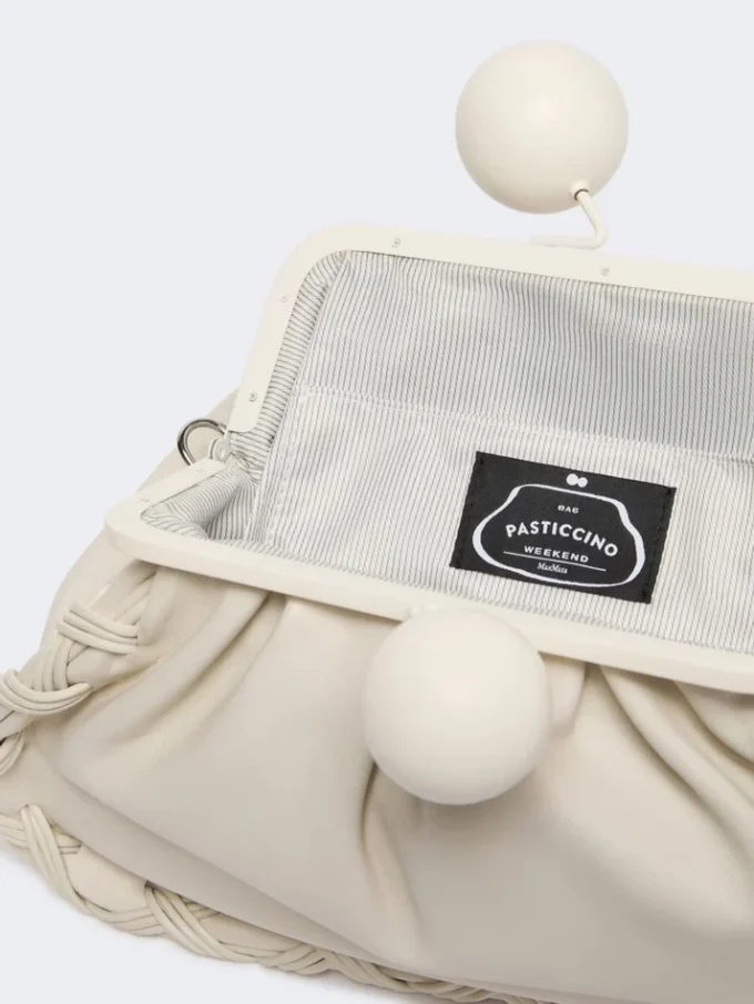 Pasticcino-Tasche aus mittelgroßem Nappaleder, elfenbeinfarben Pasticcino-Tasche aus mittelgroßem Nappaleder, elfenbeinfarben