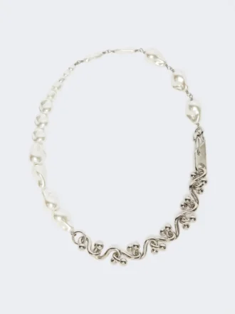 Perlen- und Metallkette, silber Perlen- und Metallkette, silber