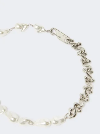 Perlen- und Metallkette, silber Perlen- und Metallkette, silber