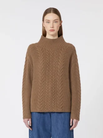 Rollkragenpullover aus Wolle und Kaschmir mit Zopfmuster, schlammfarben
