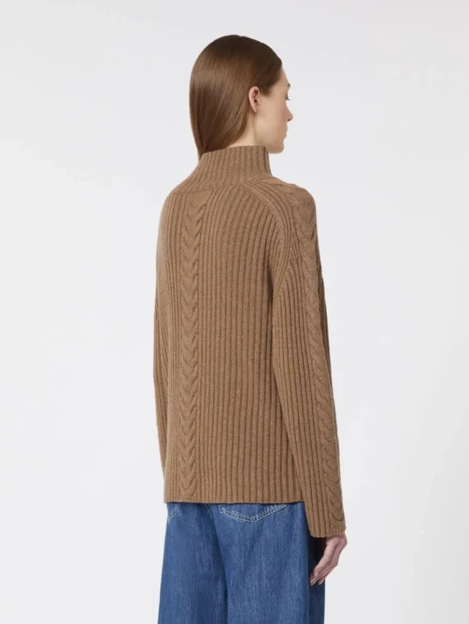 Rollkragenpullover aus Wolle und Kaschmir mit Zopfmuster, schlammfarben Rollkragenpullover aus Wolle und Kaschmir mit Zopfmuster, schlammfarben