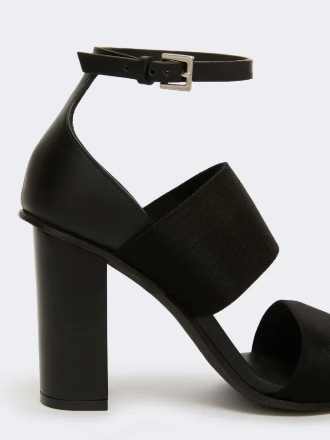 Sandalen aus Kalbsleder und elastischem Gurtband, schwarz Sandalen aus Kalbsleder und elastischem Gurtband, schwarz