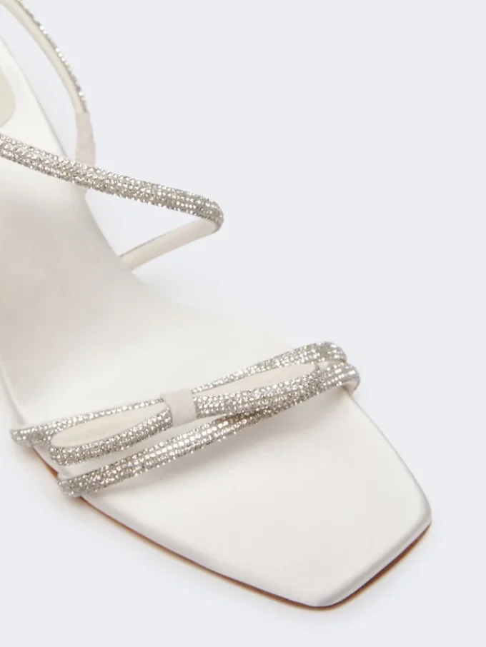 Sandalen aus Satin und Strass, elfenbeinfarben