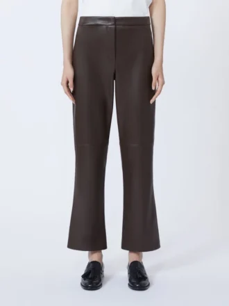 Schmal geschnittene Hose aus beschichtetem Stoff, schokoladenbraun