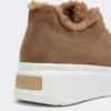 Sneaker aus Wildleder und Teddy-Stoff, haselnussbraun Sneaker aus Wildleder und Teddy-Stoff, haselnussbraun