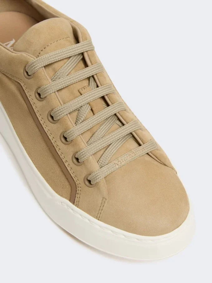 Sneakers aus Wildleder, sandfarben