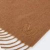 Stola in Camel mit Monogramm-Stickerei, Camel Stola in Camel mit Monogramm-Stickerei, Camel
