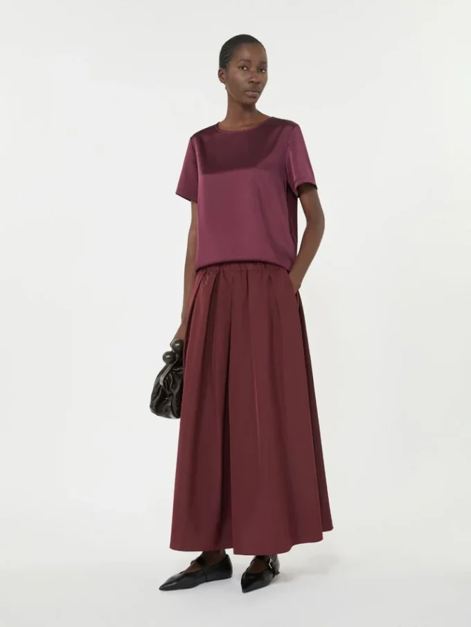 T-Shirt aus Satin und Jersey, bordeauxrot T-Shirt aus Satin und Jersey, bordeauxrot