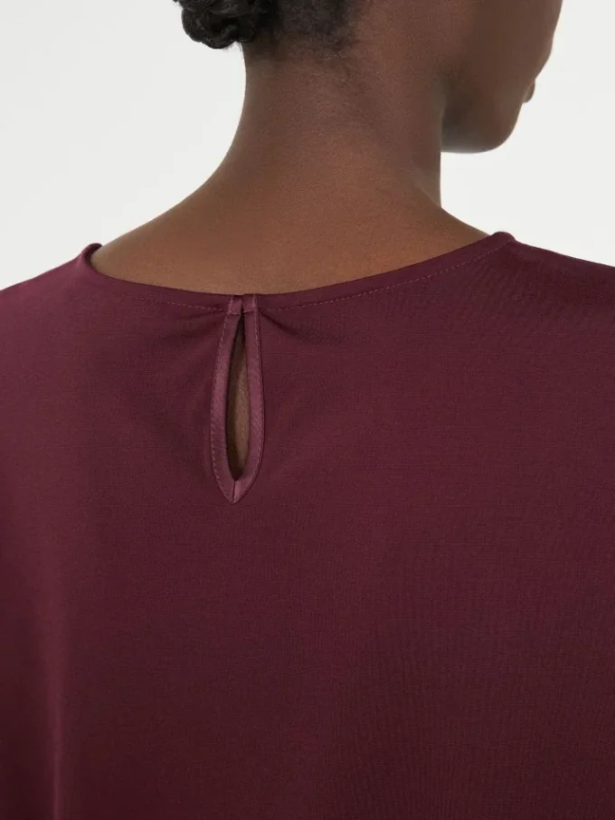 T-Shirt aus Satin und Jersey, bordeauxrot T-Shirt aus Satin und Jersey, bordeauxrot