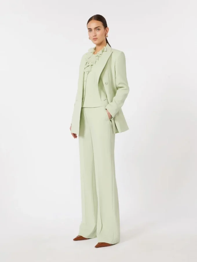 Taillierter Blazer aus Wollkrepp, grün