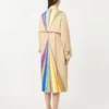 Trenchcoat aus wasserabweisender Baumwolle mit Regenbogenprint, mehrfarbig Trenchcoat aus wasserabweisender Baumwolle mit Regenbogenprint, mehrfarbig