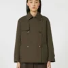 Wasserabweisender Trenchcoat aus Baumwolle mit Zweireiher-Schlitz, grün Wasserabweisender Trenchcoat aus Baumwolle mit Zweireiher-Schlitz, grün
