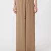 Weit geschnittene Hose aus gewaschener Seide, haselnussbraun