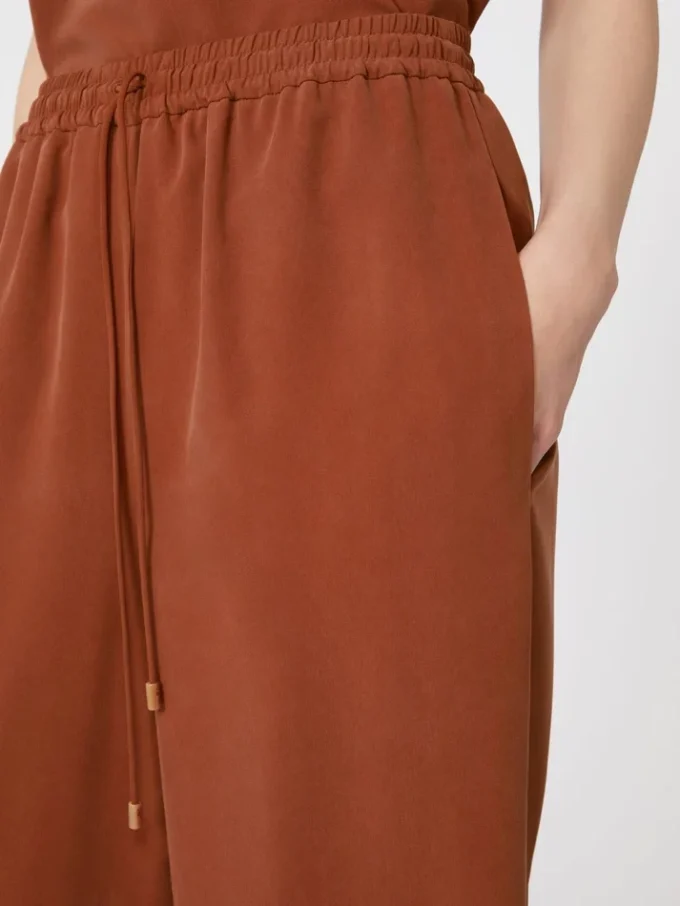 Weit geschnittene Hose aus gewaschener Seide, Terrakotta Weit geschnittene Hose aus gewaschener Seide, Terrakotta