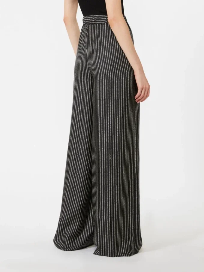 Weit geschnittene Seidenhose mit Print, schwarz-weiß