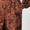 Weit geschnittene Seidenhose mit Print, Terrakotta