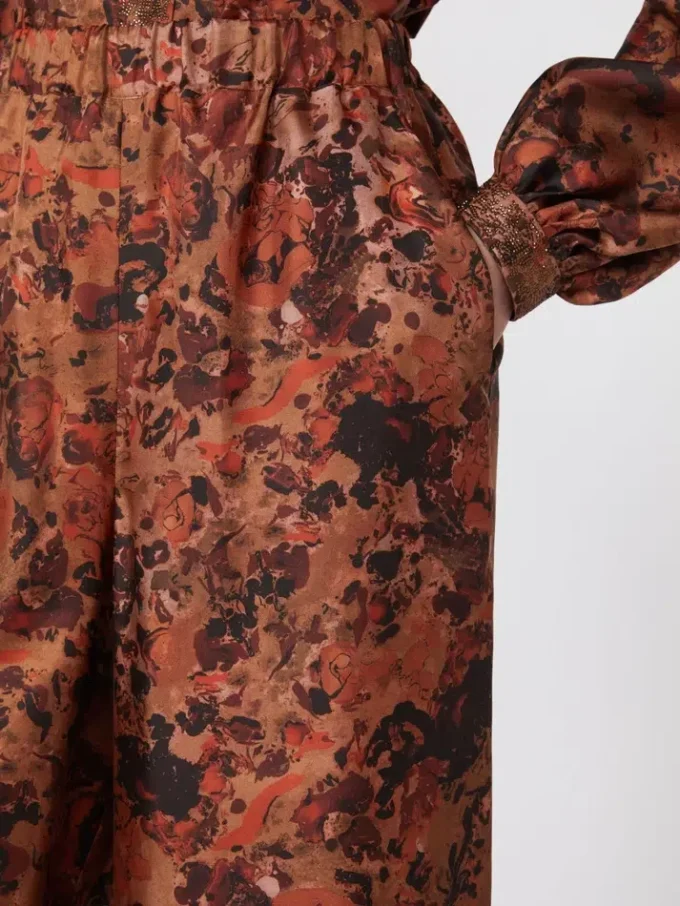 Weit geschnittene Seidenhose mit Print, Terrakotta