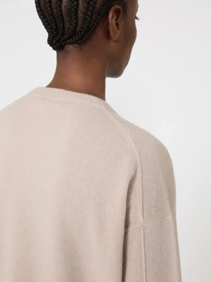 Weit geschnittener Pullover aus Wolle und Kaschmir, puderfarben Weit geschnittener Pullover aus Wolle und Kaschmir, puderfarben