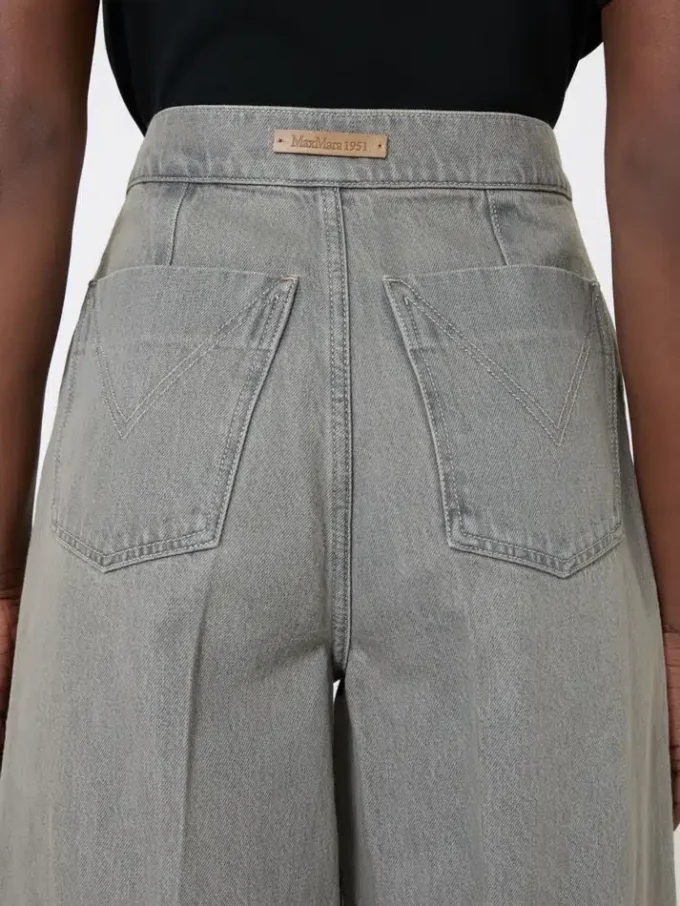 Weite Jeanshose, schwarz Weite Jeanshose, schwarz