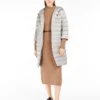 Wendbare Daunenjacke aus wasserabweisendem Satin, elfenbeinfarben Wendbare Daunenjacke aus wasserabweisendem Satin, elfenbeinfarben