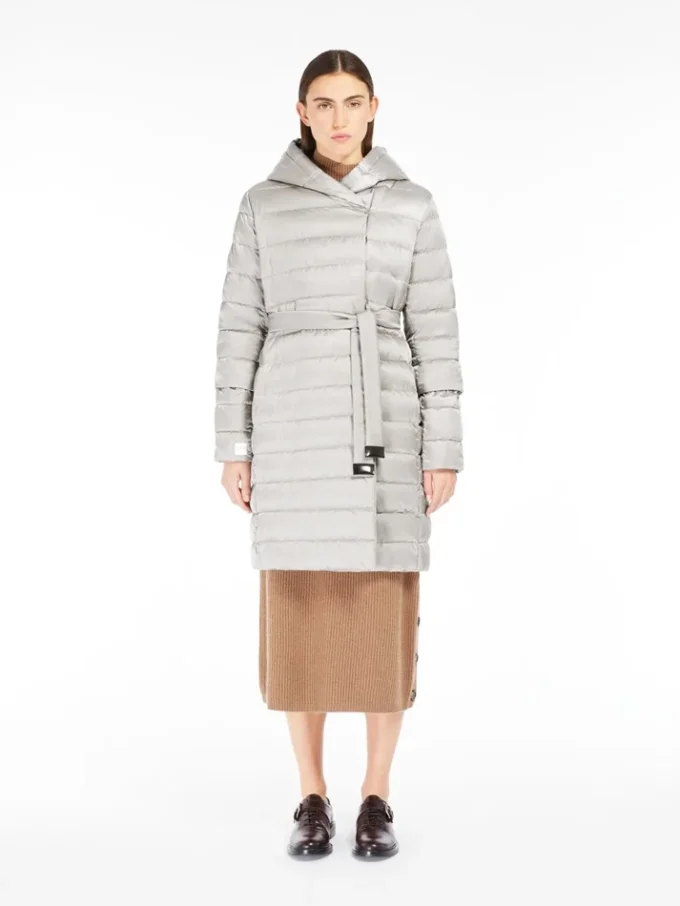 Wendbare Daunenjacke aus wasserabweisendem Satin, elfenbeinfarben Wendbare Daunenjacke aus wasserabweisendem Satin, elfenbeinfarben